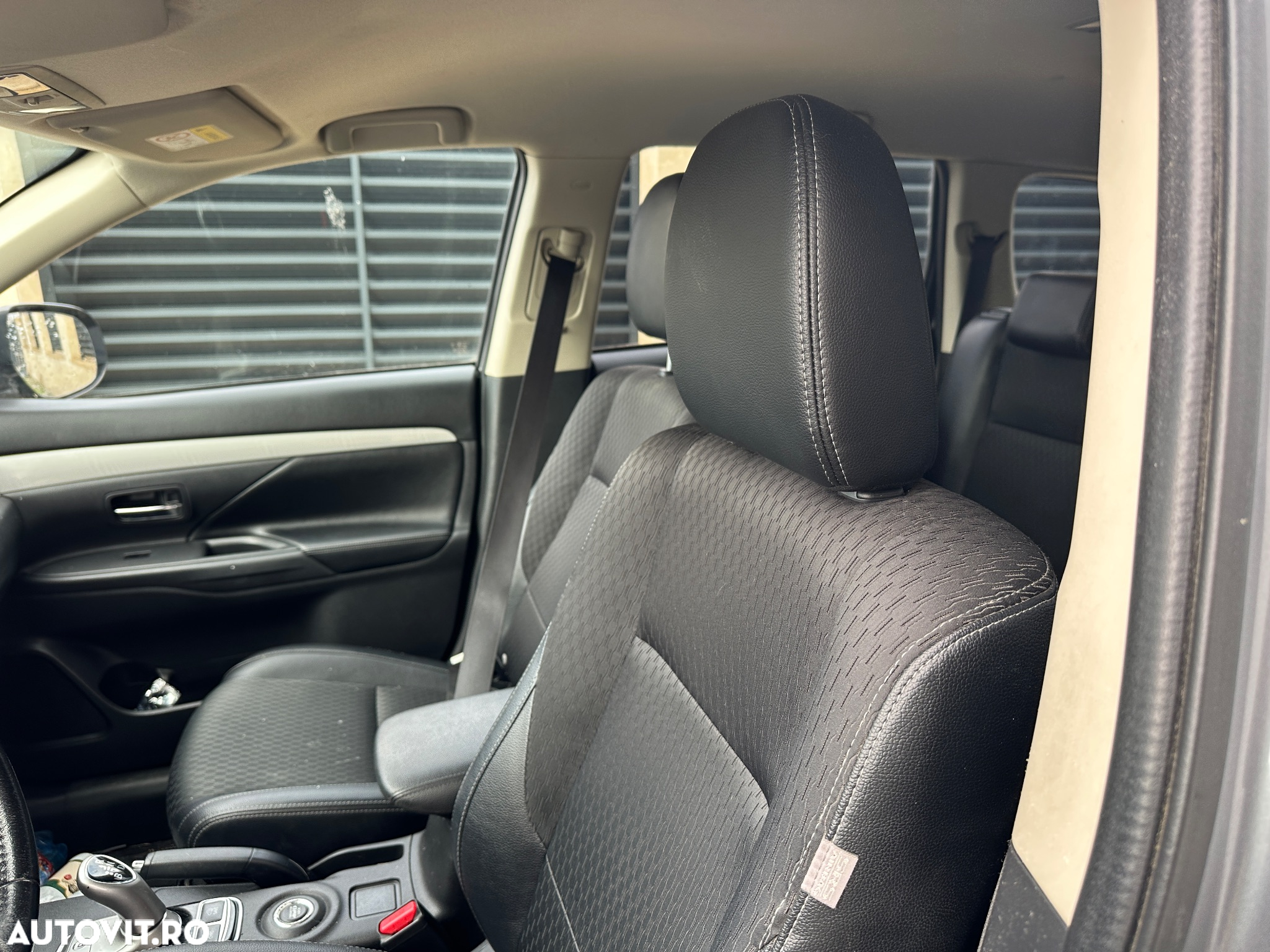 Mitsubishi Outlander 2.0 4WD Plug-In Hybrid Plus - 4