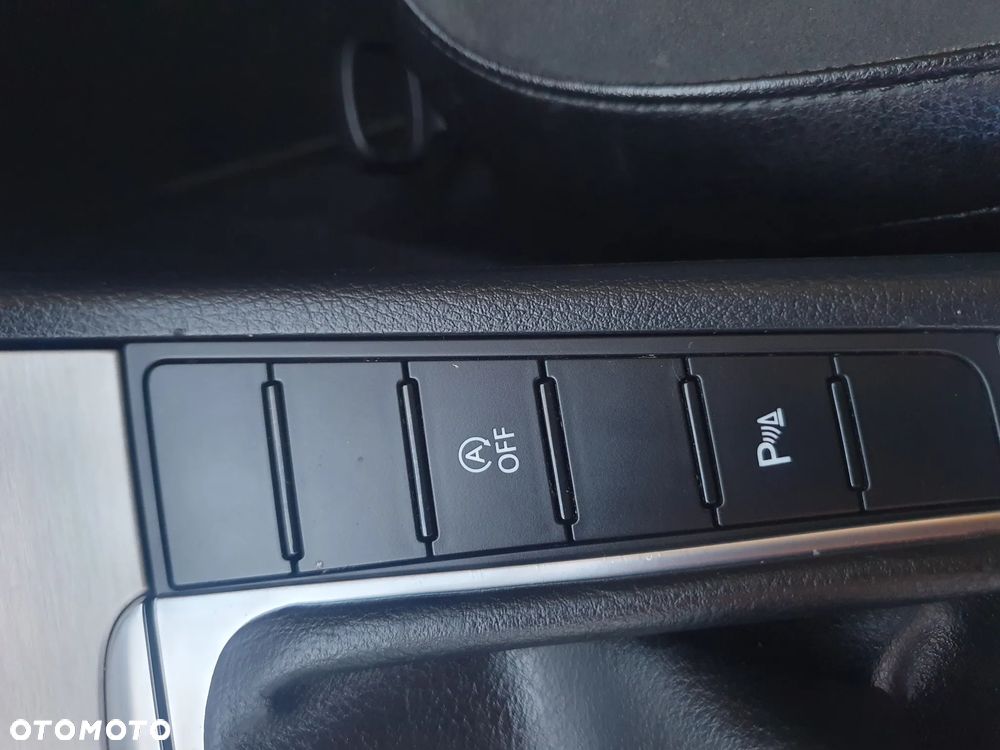 Volkswagen Passat 2.0 TDI Highline - 11