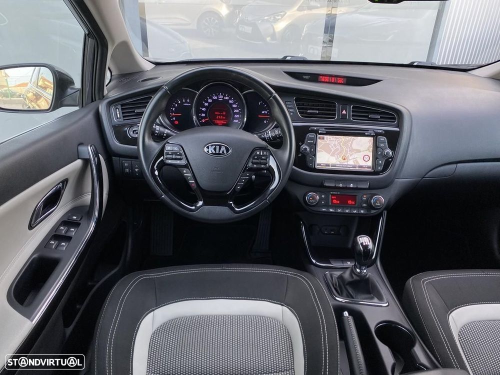 Kia Ceed SW 1.6 CRDi TX - 11