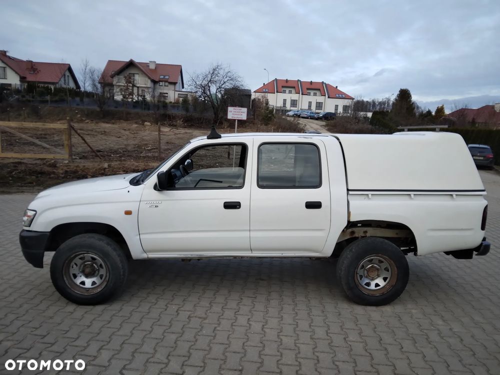 Toyota Hilux 2.5 D-4D DLX - 3