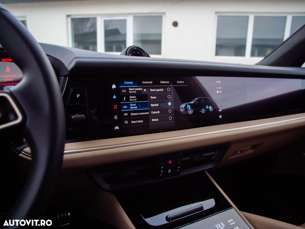 Porsche Cayenne - 25