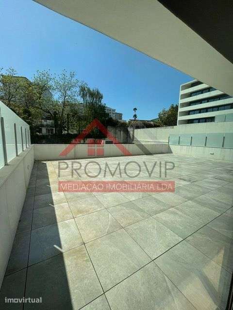 Apartamento T2 Com Terraço Centro de Santo Tirso - Grande imagem: 2/15