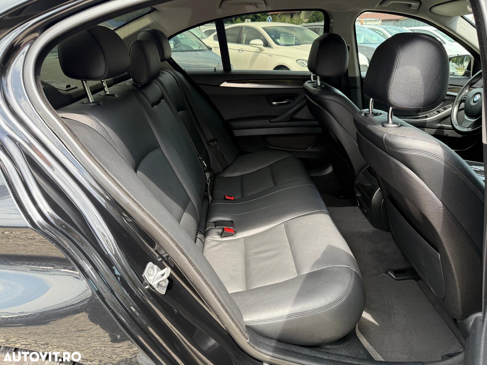 BMW Seria 5 520d Aut. Luxury Line - 17