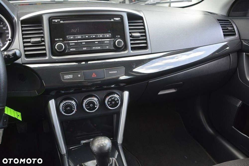 Mitsubishi Lancer 1.6 - 23