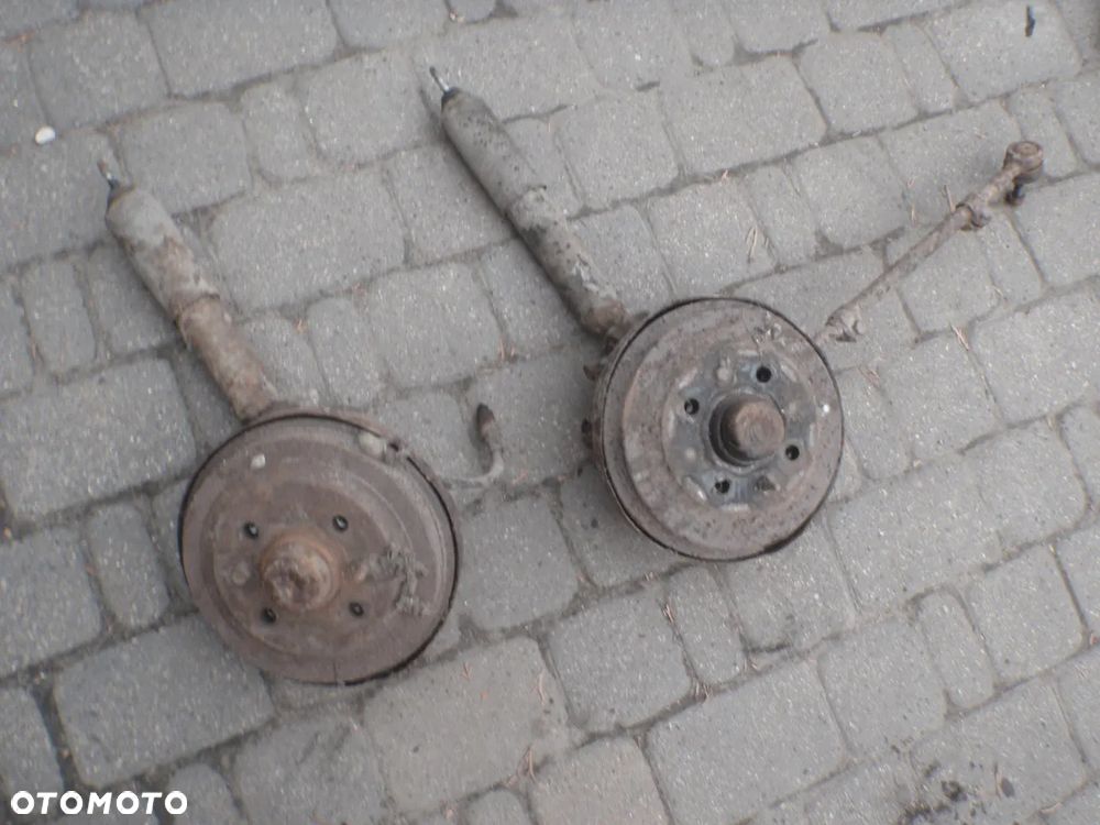 piasta zwrotnica wspornik bęben czop tarcza kotwiczna osłona stary typ z kalamitka fiat 126p maluch - 10