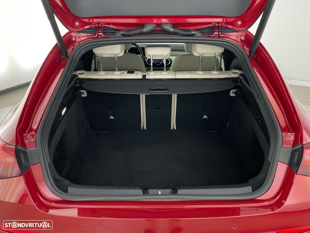 Mercedes-Benz CLA 220 d Shooting Brake AMG Line Aut. - 13