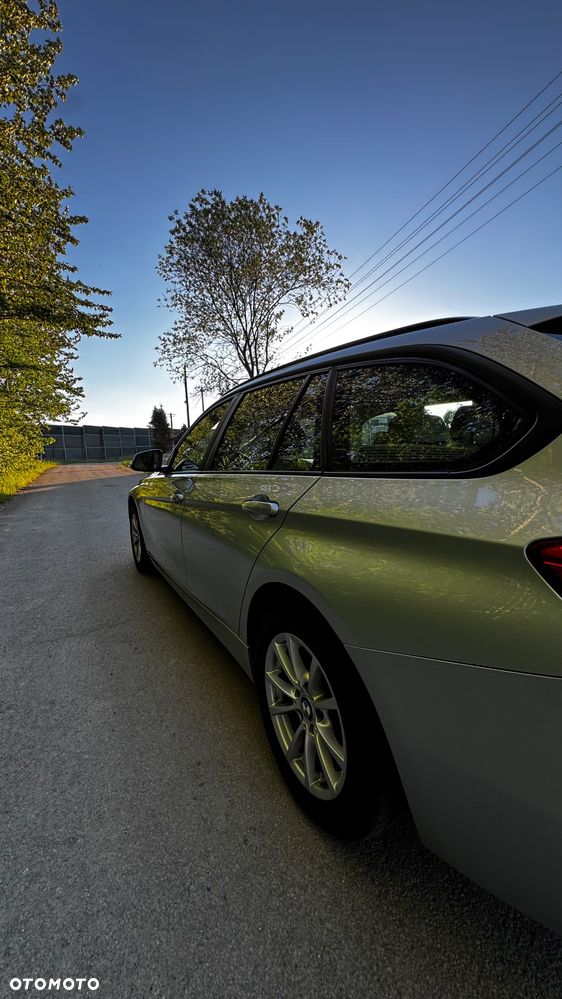 BMW Seria 3 318d DPF Edition Lifestyle - 13