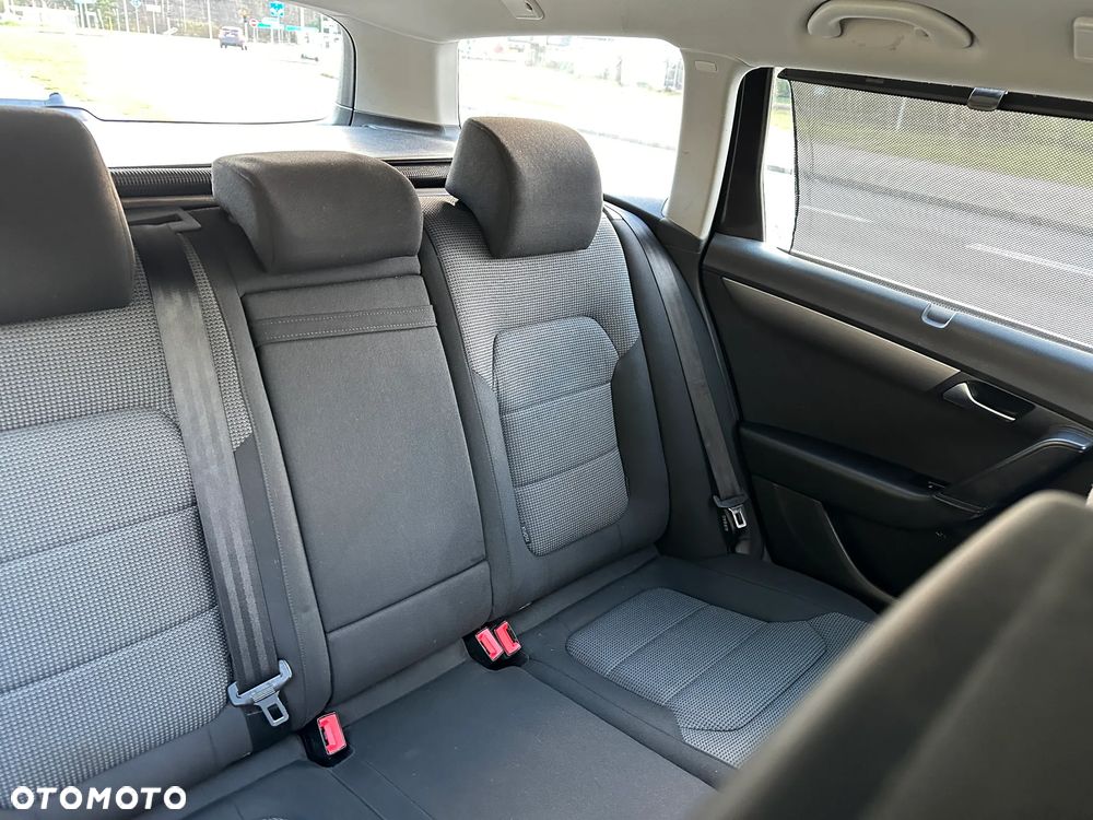 Volkswagen Passat 2.0 Blue TDI DSG SCR Comfortline - 18