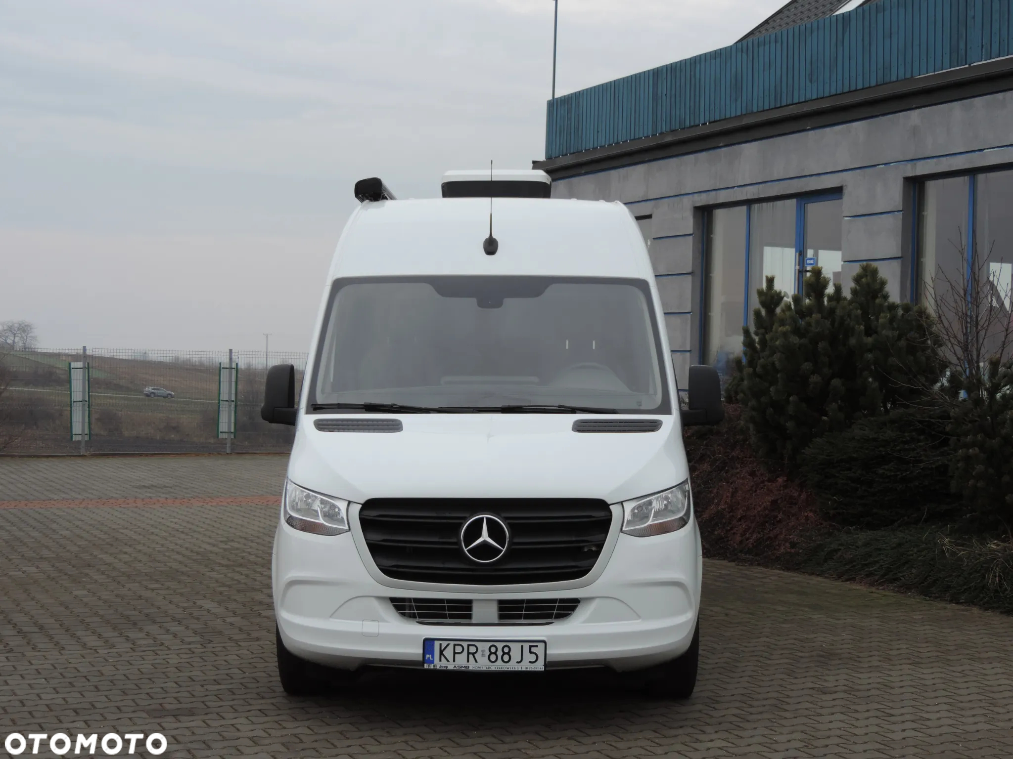 Mercedes-Benz Sprinter Campervan 4 os. Klima Postojowa VIP Napęd przedni - 3