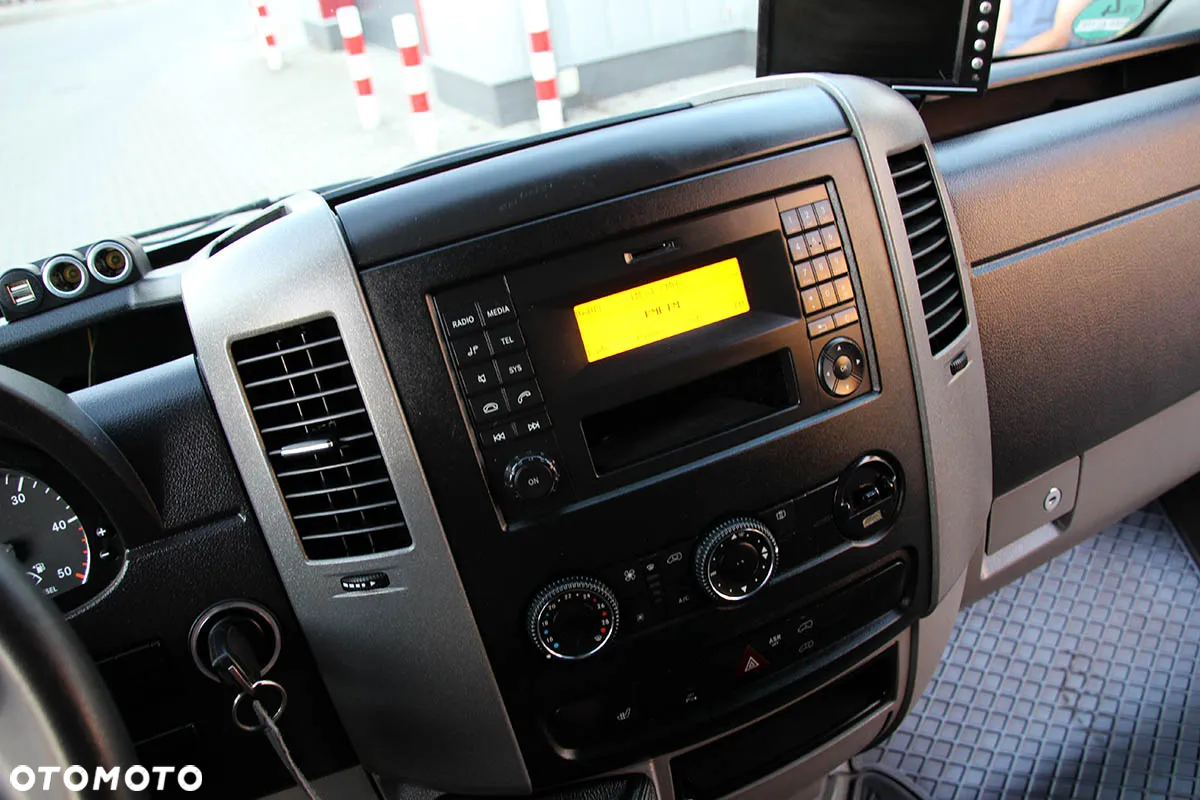 Mercedes-Benz SPRINTER L2H2 - 32