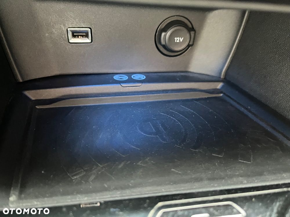 Peugeot 5008 1.6 PureTech Allure S&S EAT8 - 17