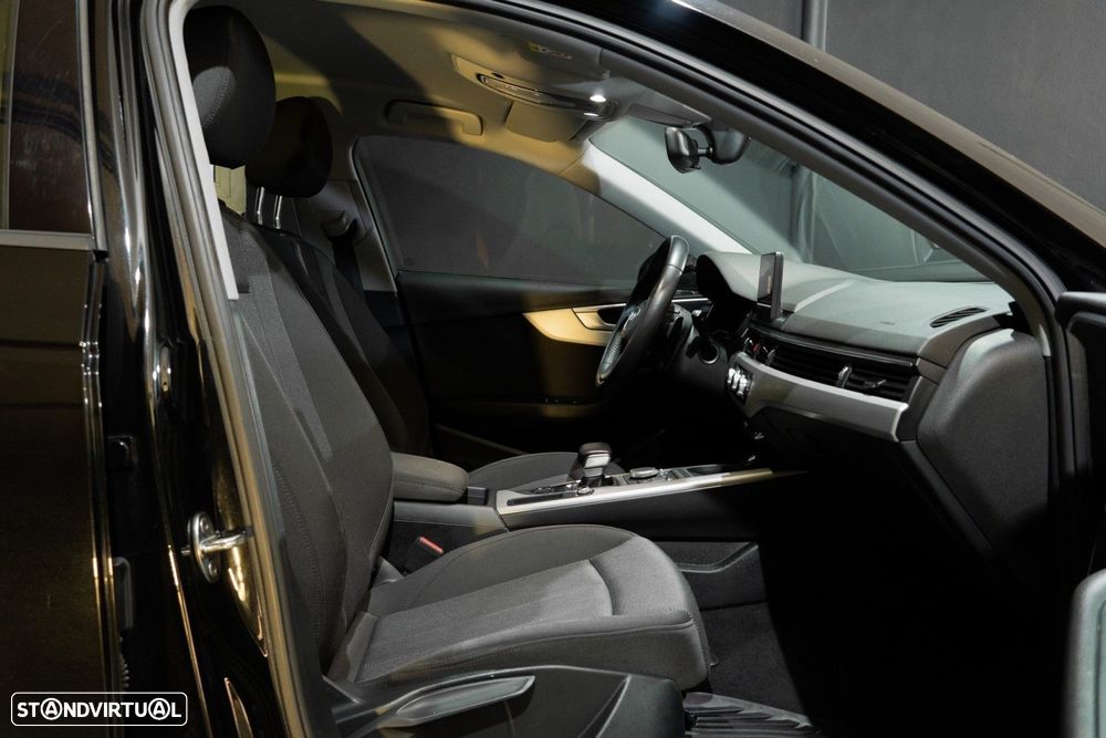 Audi A4 Avant 35 TDI S tronic - 33