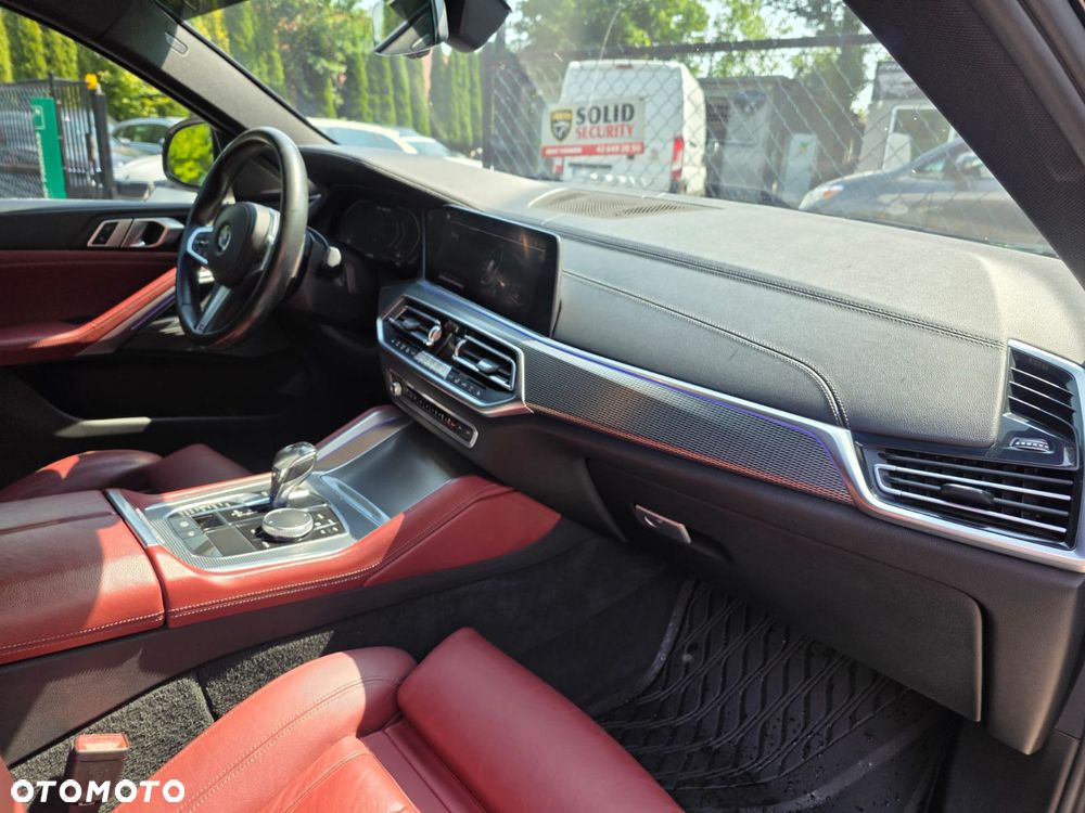 BMW X6 M60i xDrive - 25