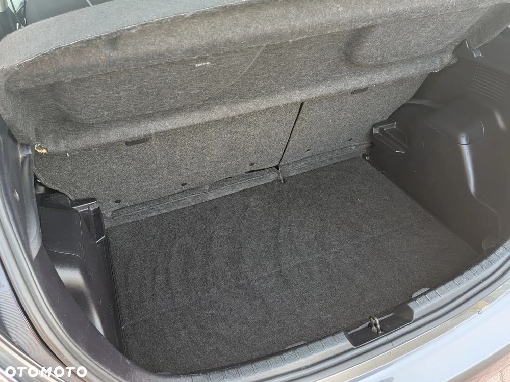 Toyota Yaris Hybrid 100 Premium - 13