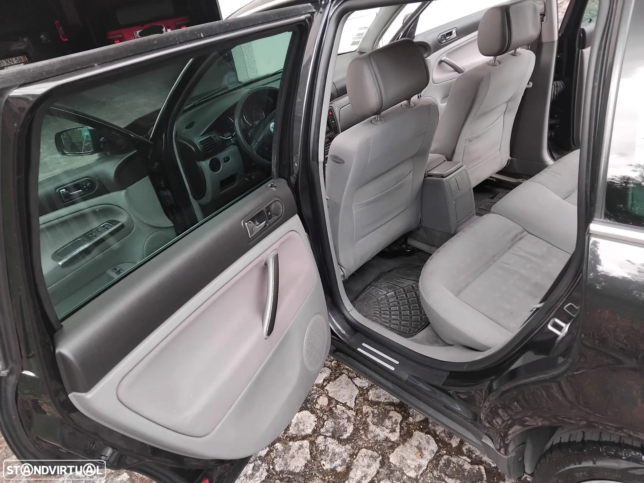 VW Passat Variant 1.9 TDi Highline - 3
