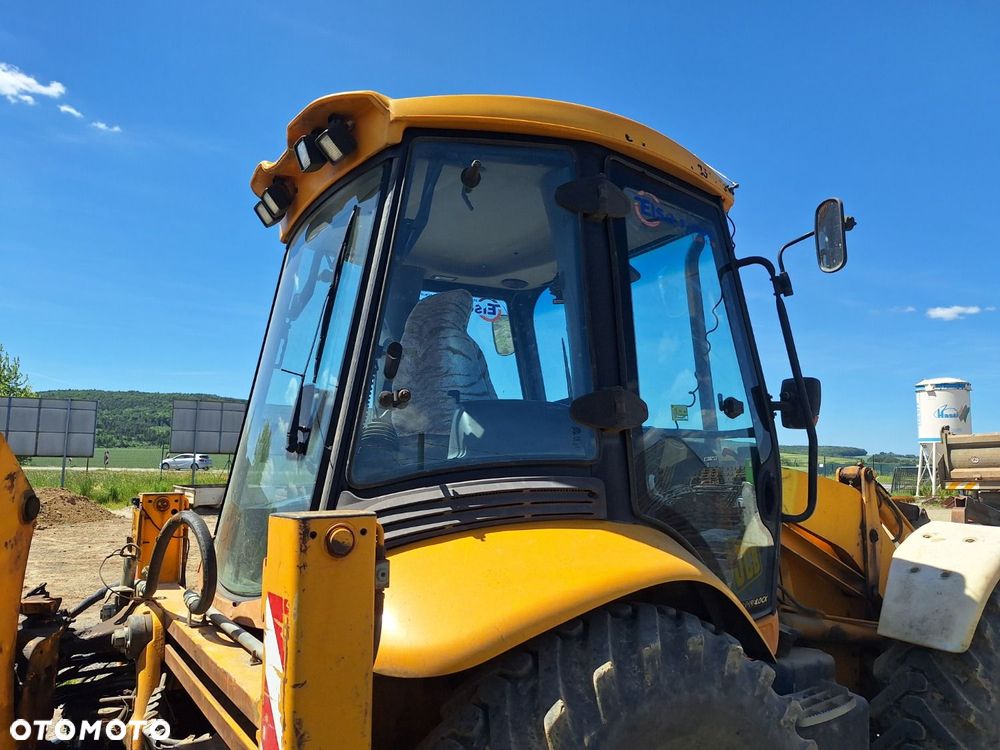 JCB 4Cx 4X4 - 40