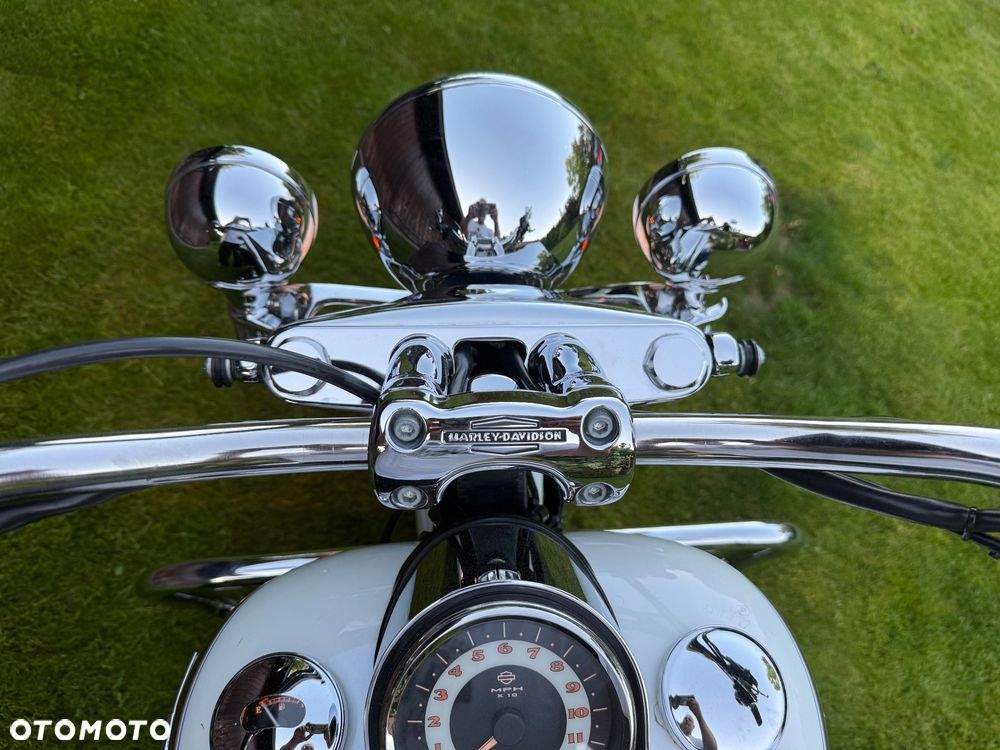 Harley-Davidson Softail Deluxe - 19