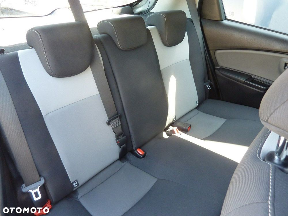 Toyota Yaris - 16