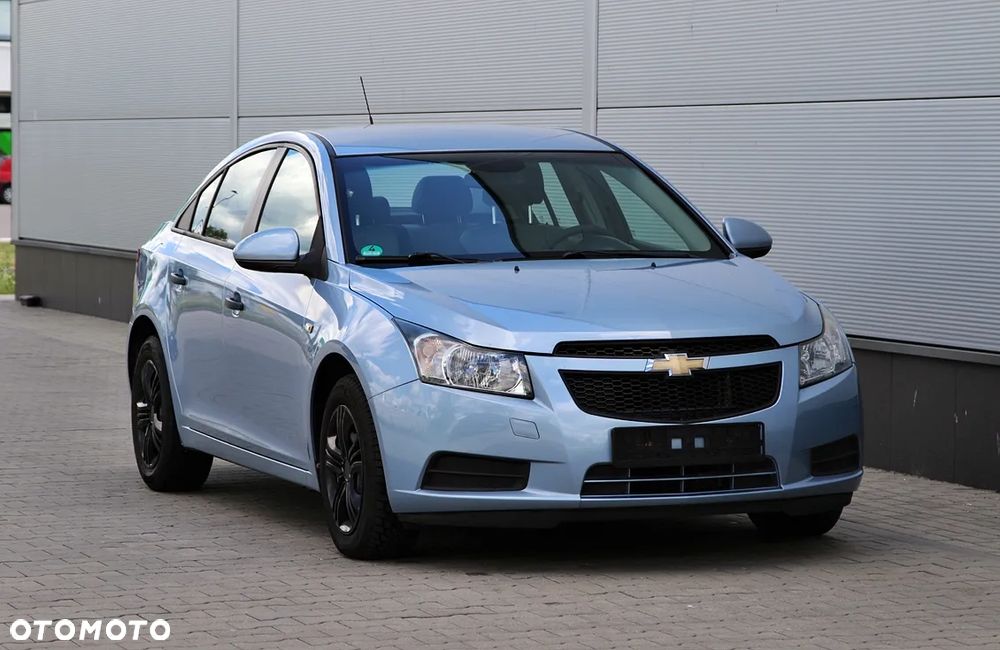 Chevrolet Cruze 1.6 LS+ - 9