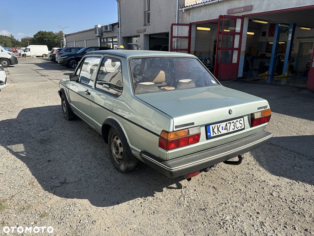 Volkswagen Jetta - 3