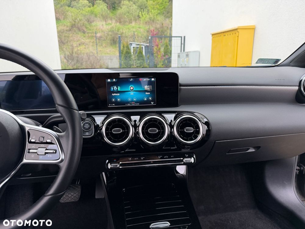 Mercedes-Benz Klasa A 250 Progressive 7G-DCT - 10