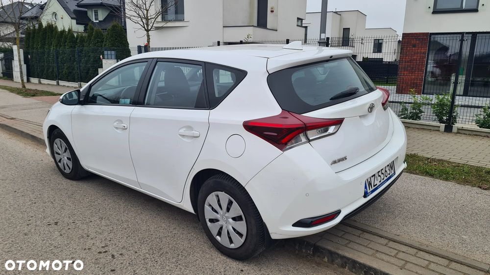 Toyota Auris 1.33 VVT-i Active - 4