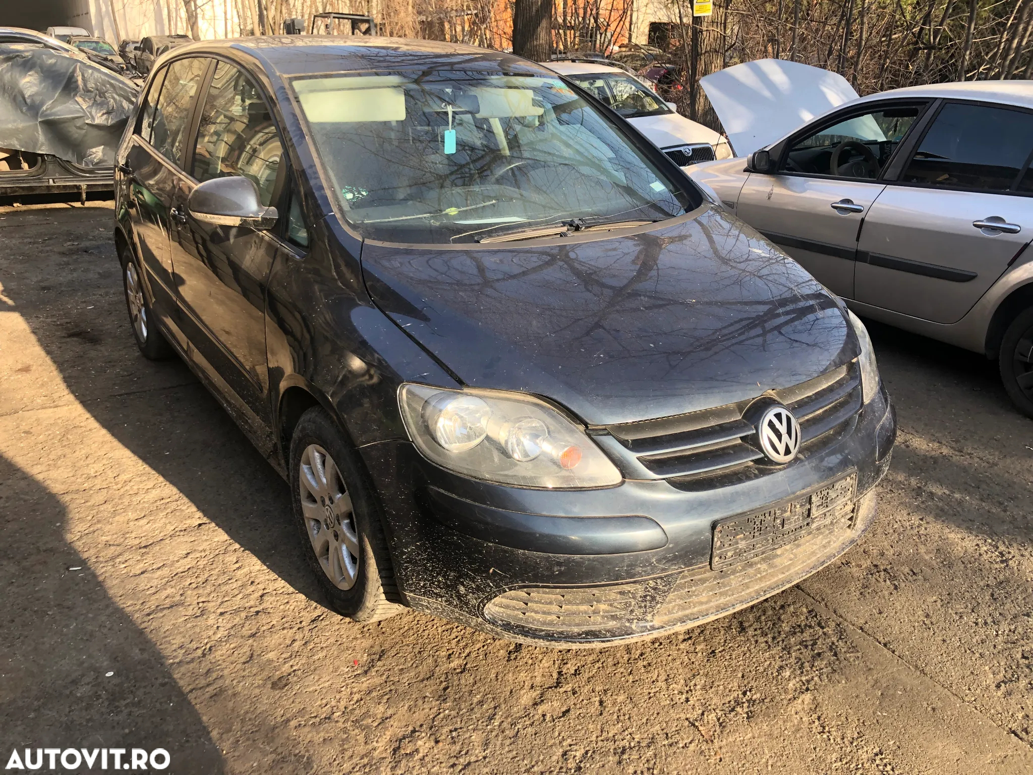 Dezmembrez Golf 5 plus 1.6 FSI BLF 85KW - 3