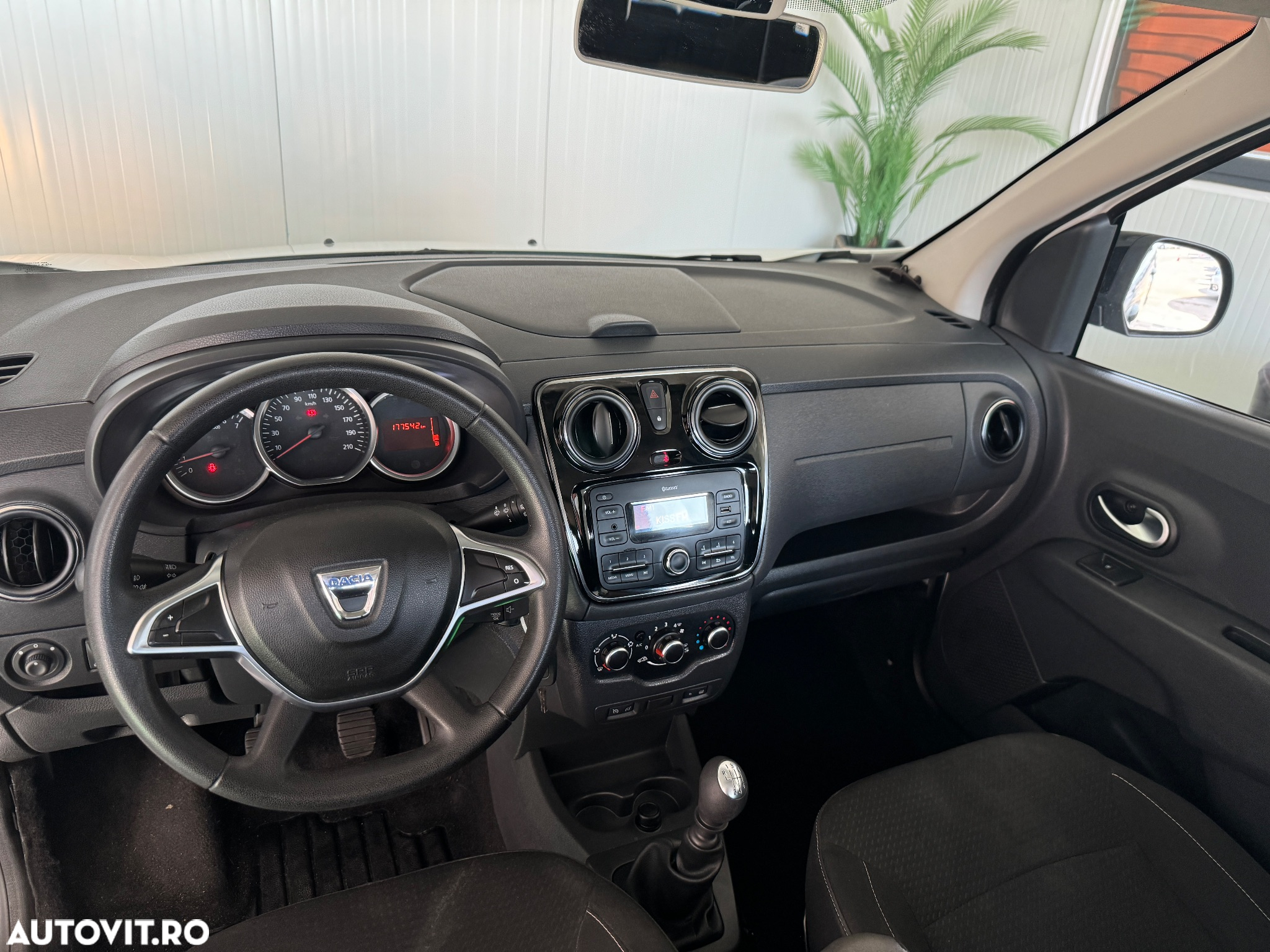 Dacia Lodgy 1.5 Blue dCi Laureate - 16