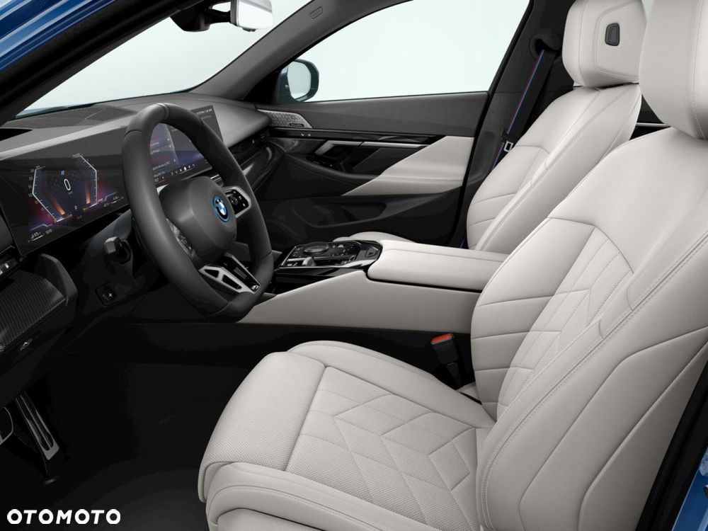 BMW Seria 5 550e xDrive PHEV M Sport - 5