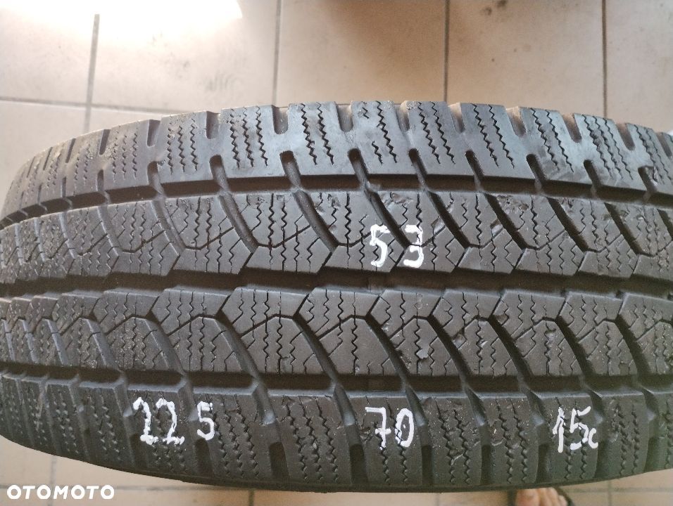 Semperit 225/70/15c nr 53 - 1