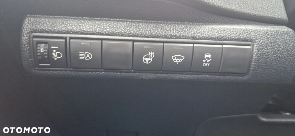 Suzuki Swace 1.8 Hybrid Premium Plus CVT - 8