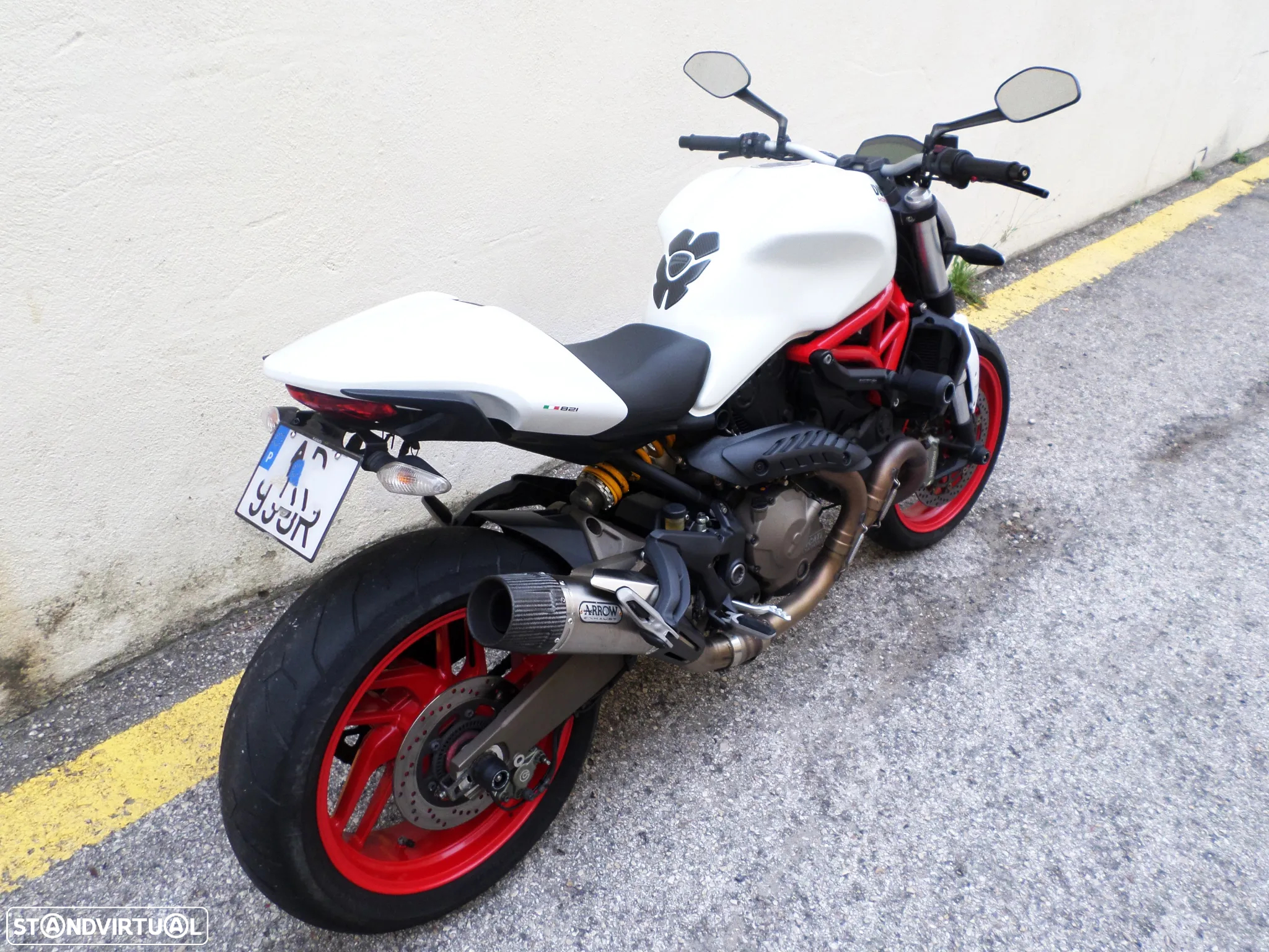 Ducati Monster 821 - 18