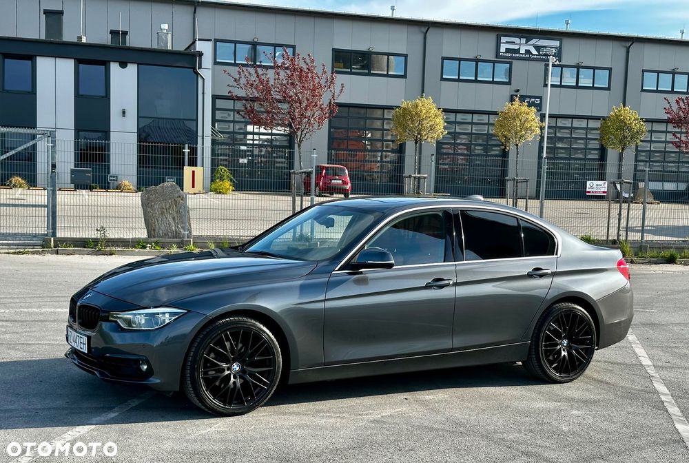 BMW Seria 3 330i xDrive Sport Line - 8