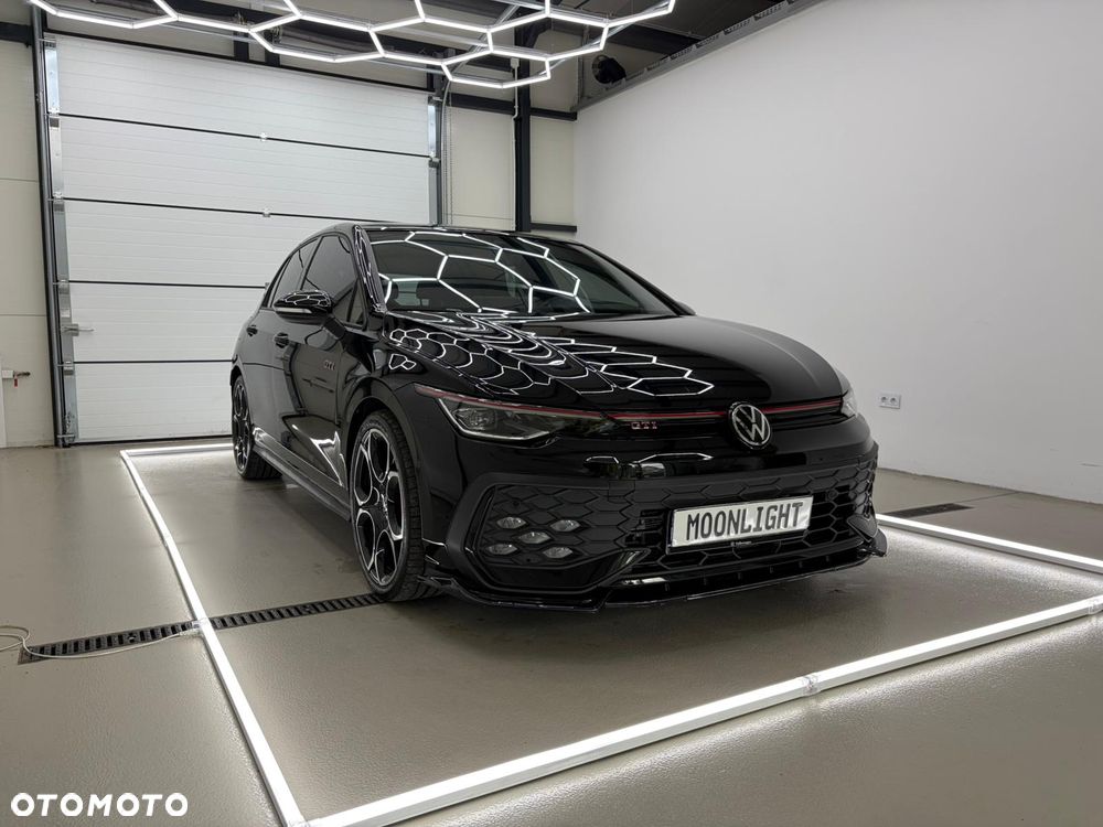 Volkswagen Golf - 2