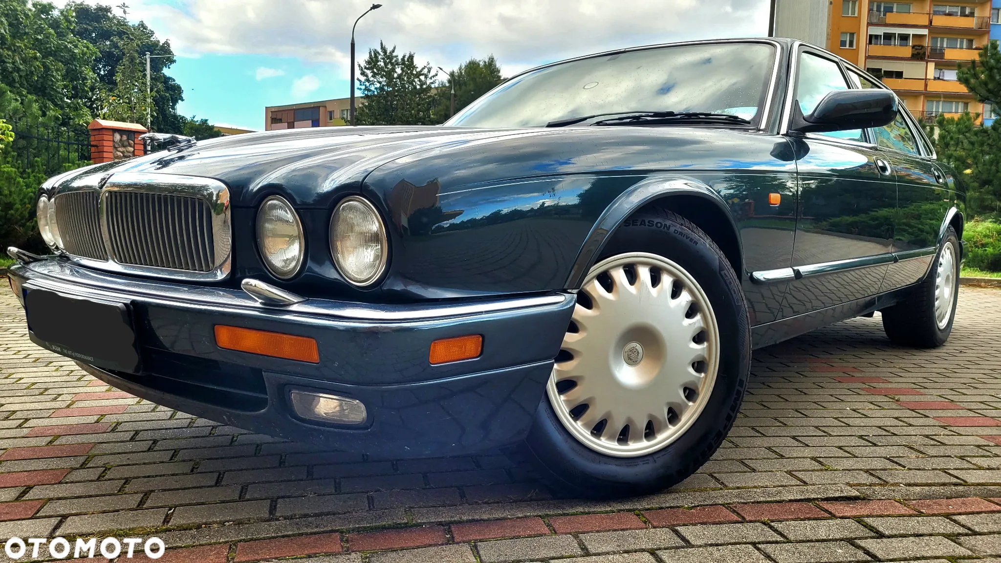 Jaguar XJ - 8