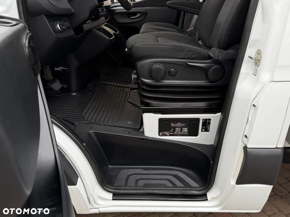 Mercedes-Benz Sprinter 3,0 319 Izoterma Winda - 23