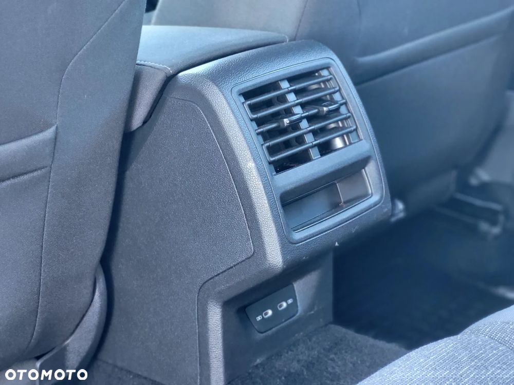 Volkswagen Golf Variant 1.5 eTSI EVO Life DSG - 26