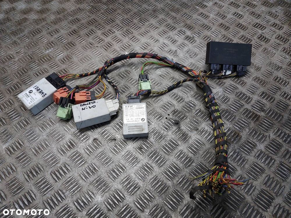 MODUŁ HAKA MODUŁ POMPY MODUŁ ZAWIESZENIA MODUŁ PDC WIĄZKA BMW E61 E60 - 1