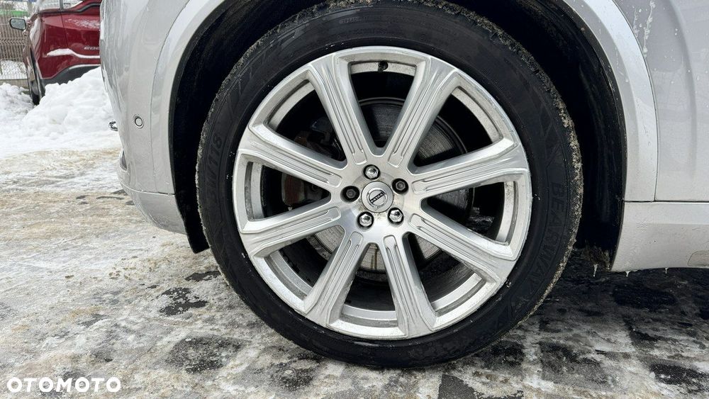 Volvo XC 90 - 40