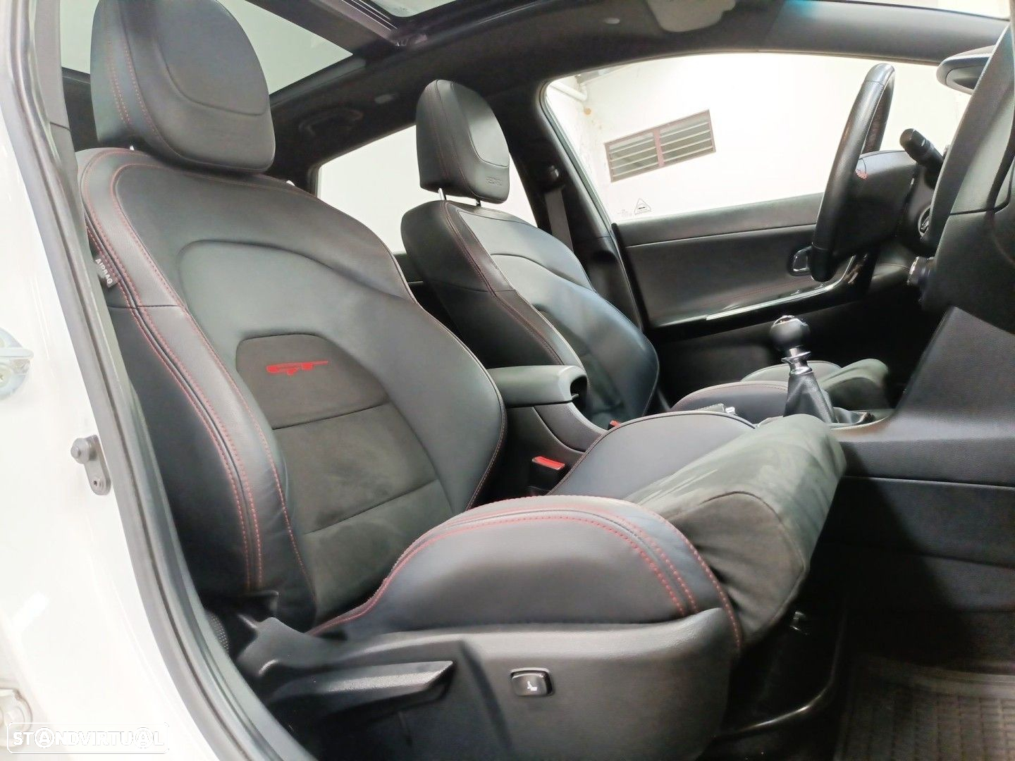 Kia Ceed 1.6 T-GDI GT TOP - 14