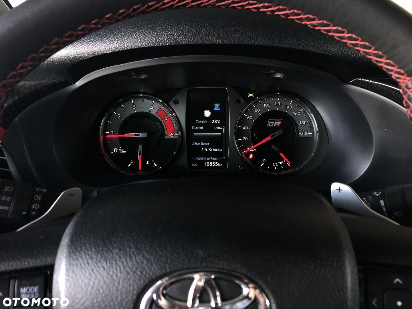 Toyota Hilux 2.8 D-4D Double Cab GR Sport 4x4 - 15