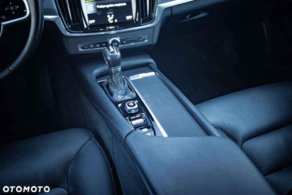 Volvo S90 - 21