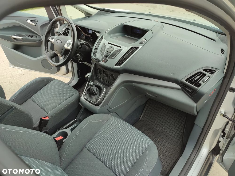 Ford Grand C-MAX - 10
