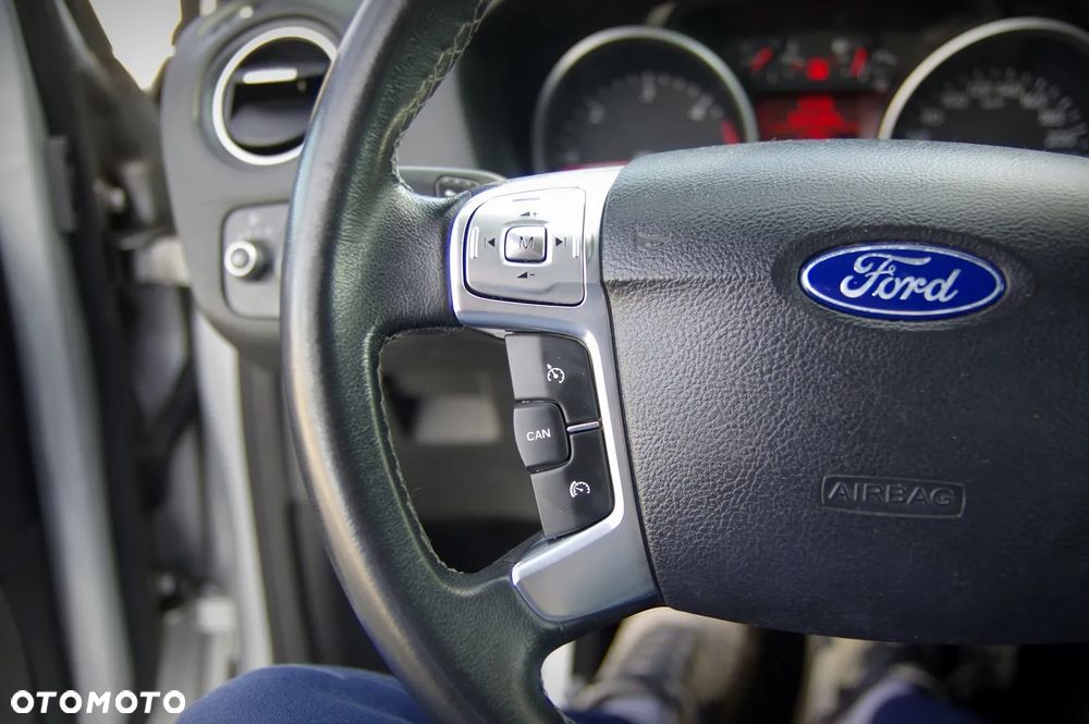 Ford Mondeo 2.0 TDCi Champions Edition - 38