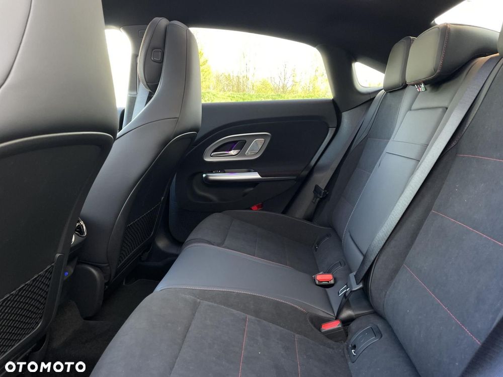 Mercedes-Benz CLA - 15