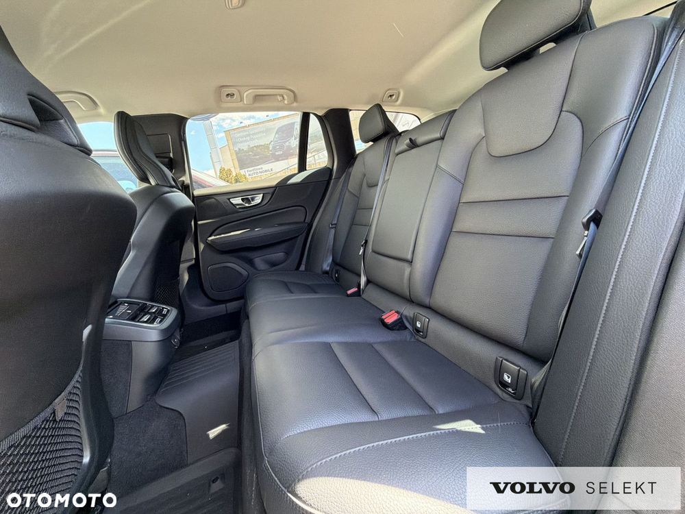 Volvo V60 Cross Country - 18