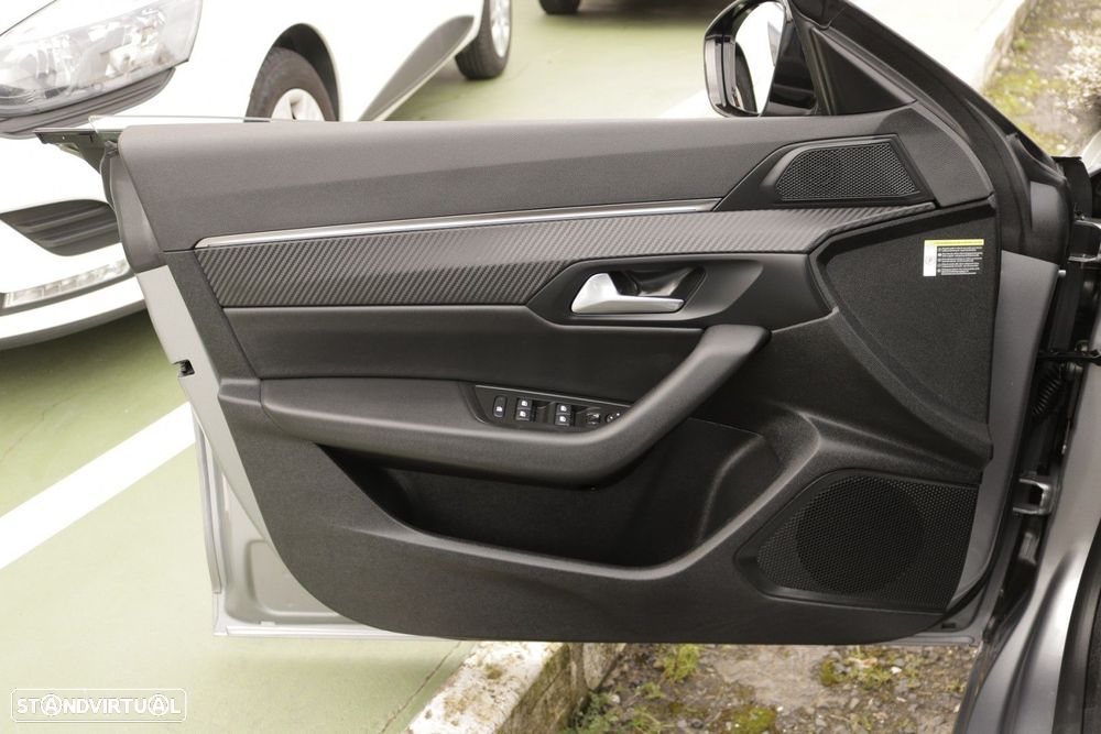 Peugeot 508 SW 1.6 Hybrid Allure Pack e-EAT8 - 36
