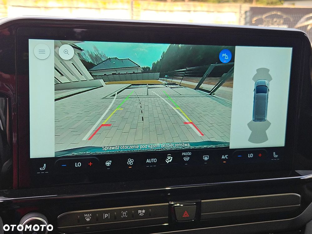 Ford Tourneo Custom - 23