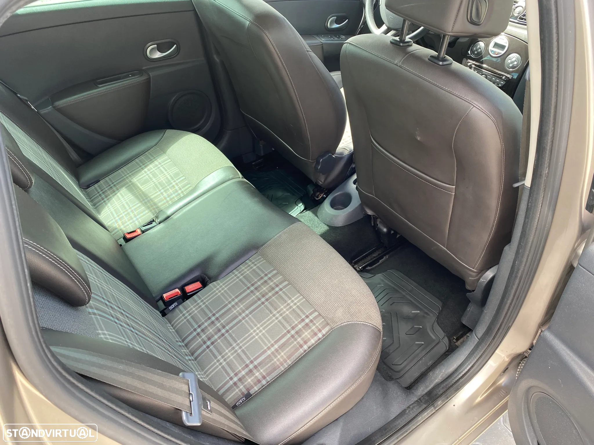Renault Clio Break 1.5 dCi Dynamique S - 18