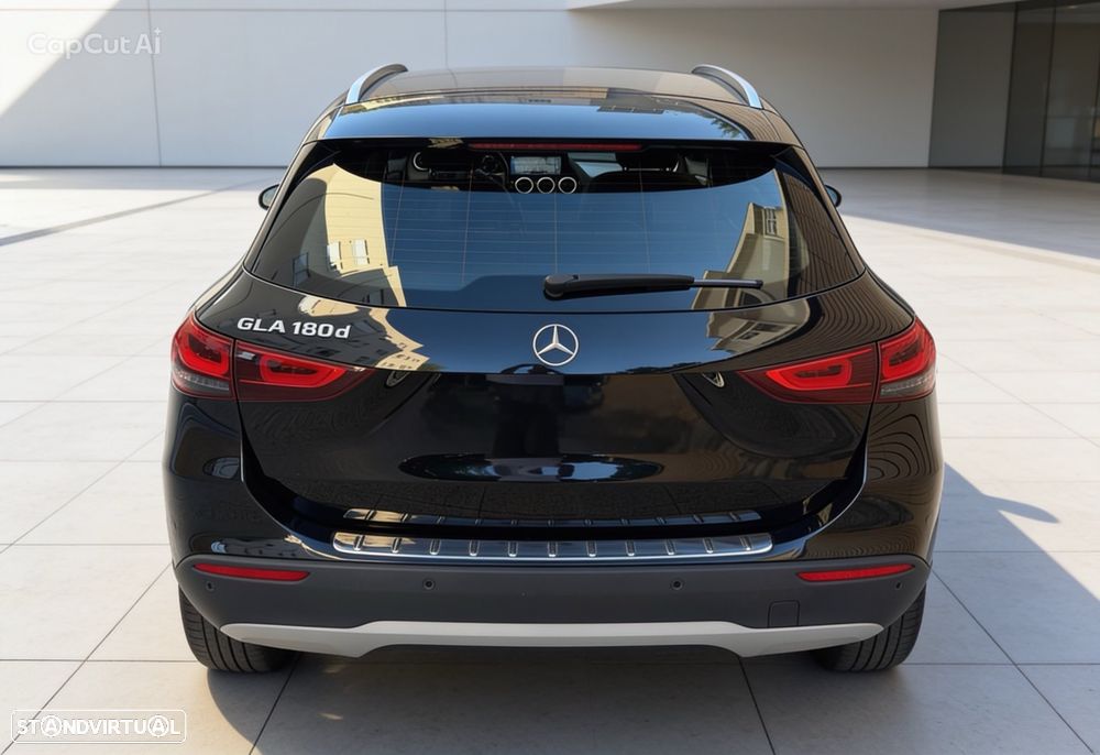Mercedes-Benz GLA 180 d 8G-DCT — fotografia 9